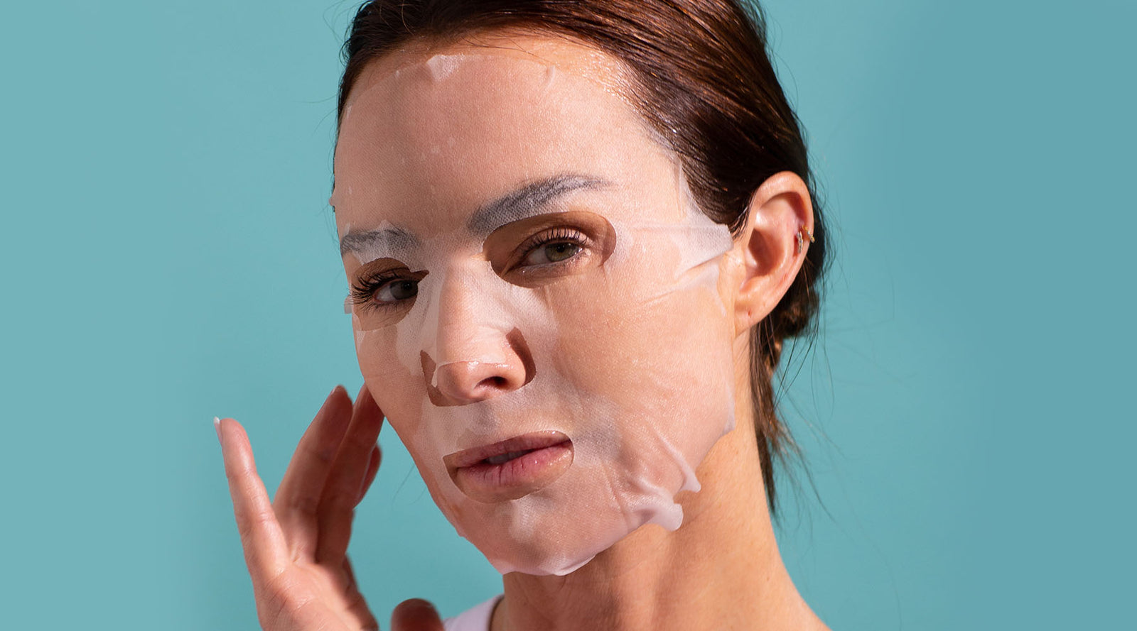 Hydration Hero: Why Hyaluronic Acid is Your Autumn Must-Have